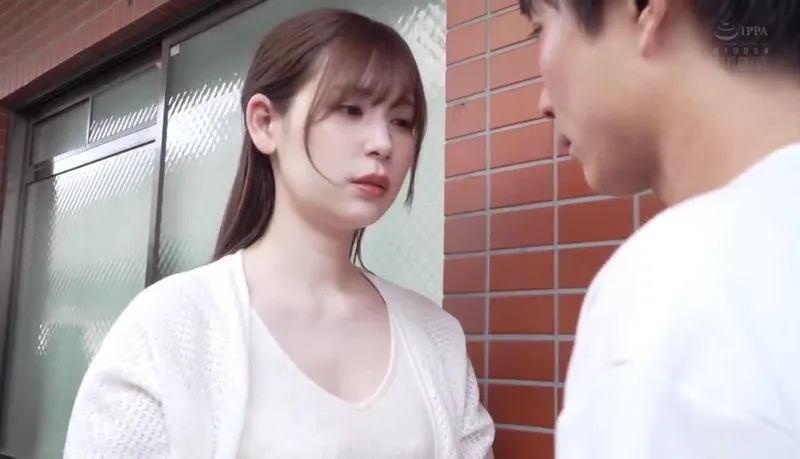 ông chồng tẻ nhạt, vợ nhận ra cậu thanh niên nhà sát bên tốt hơn