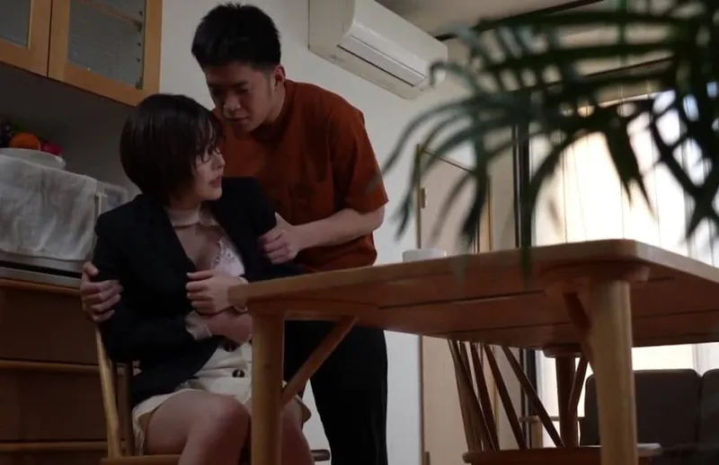 Trở về sau khi bị cưỡng hiếp thì tiếp tục bị bố và em ông xã chơi